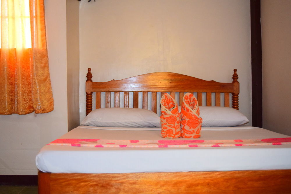 El Gallo Traveler'S Pension Puerto Princesa Eksteriør bilde